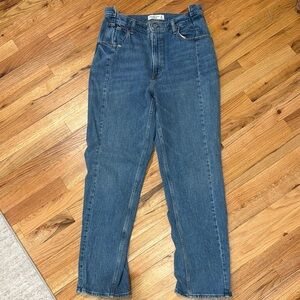 Abercrombie 90’s straight highwaisted jeans